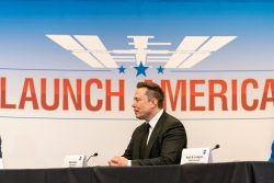 Elon Musk tycker till om Trump och Biden