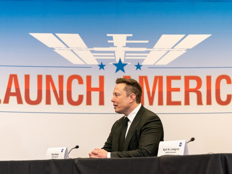 Elon Musk tycker till om Trump och Biden