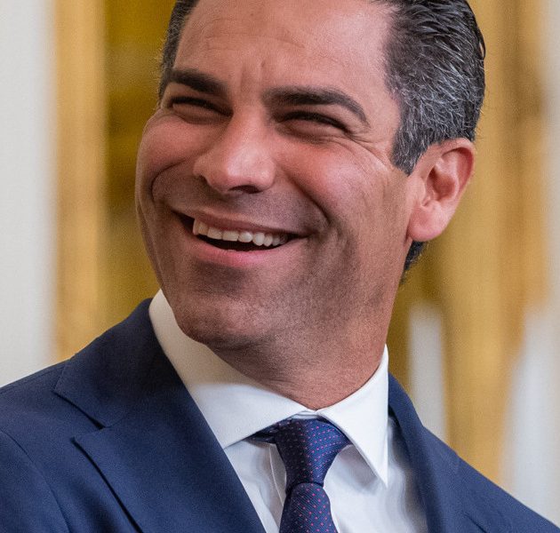 Första presidentkandidaten har hoppat av